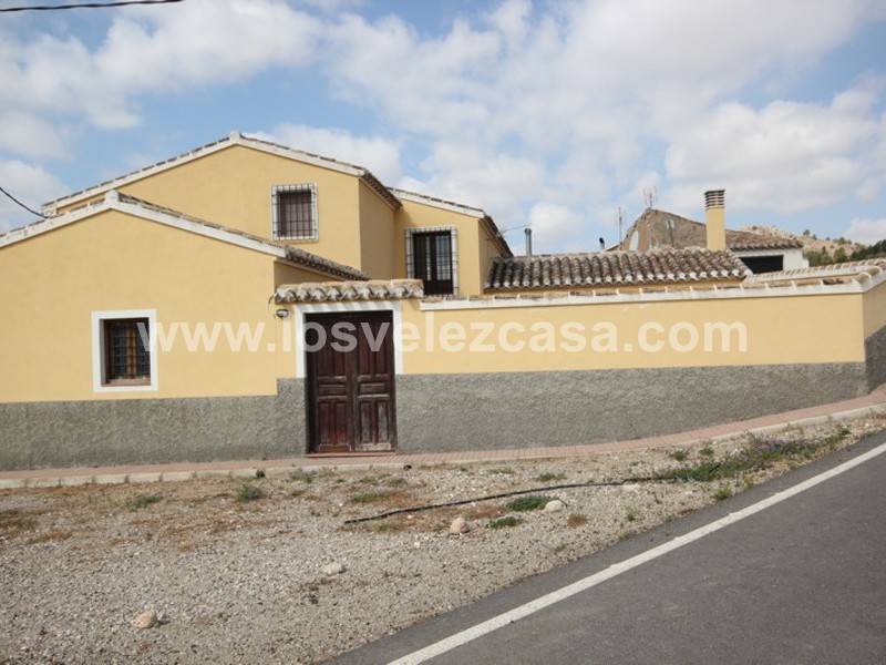 LVC306: Village or Town House for sale in Velez-Blanco, Almería