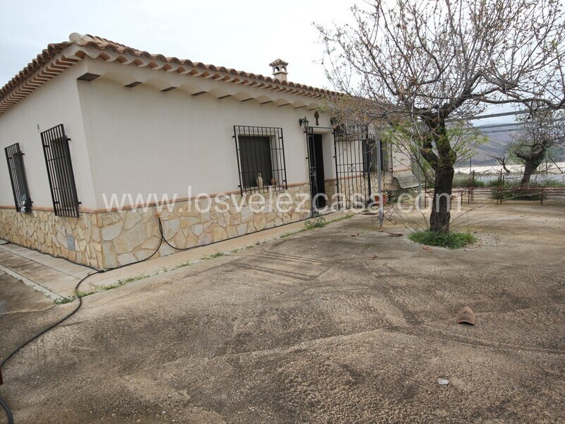 LVC247: 3 Bedroom Country House for Sale